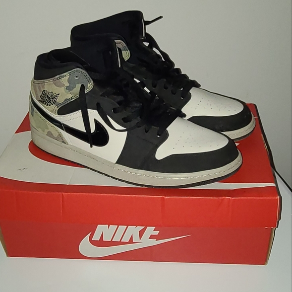 Air Jordan 1 Mid Camo - Picture 1 of 4